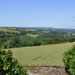 Capel Bed & Breakfast 3*